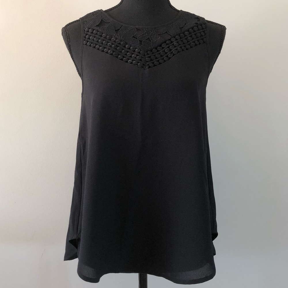 Women’s Dex Black Slit back sleeveless crochet top size XS
